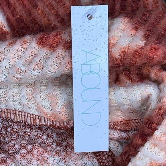 NEW MEDIUM ABOUND RED WHITE TIE DYE WAFFLE KNIT CROPPED COWL NECK TOP - Picture 9 of 10